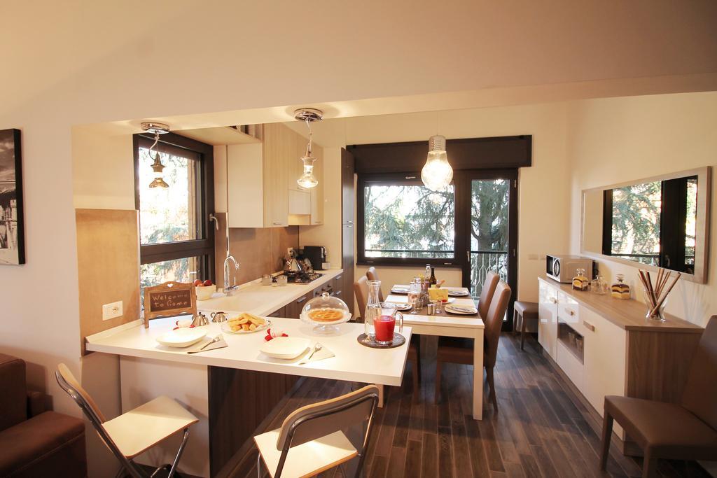 Eur Bright Spacious Terraced With Private Parking Only For Small Cars Appartement *